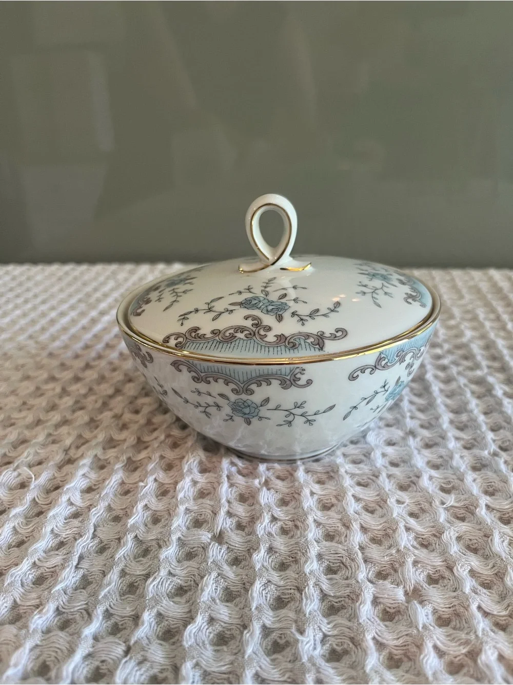 Vintage imperial China, Seville, covered sugar bowl, 5303W Dalton, Japan, 457